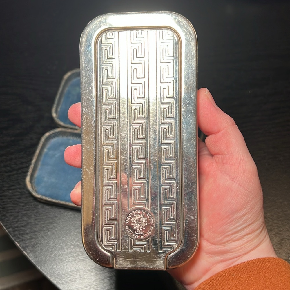 Vintage Silver and Blue Rolls Razor Case - Picture 7 of 13
